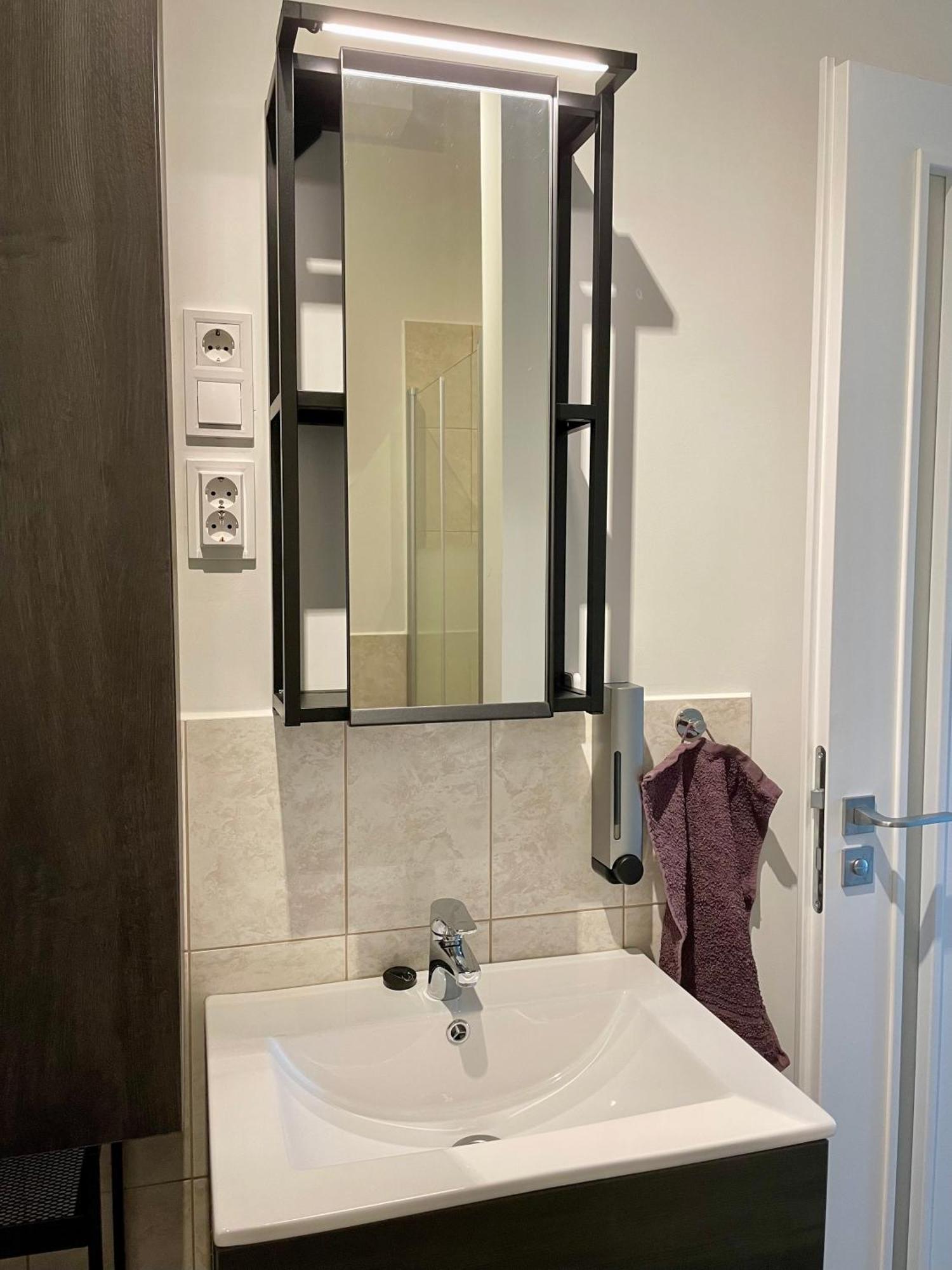 Quiet, Green, Relaxing Place - 2 Bedroom Apartment Balatonfured Exterior photo